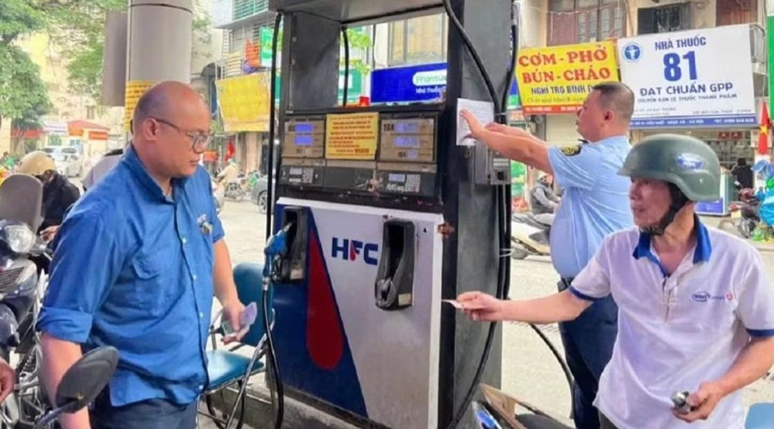 Bộ Công Thương đề nghị kiểm tra 180 thương nhân phân phối xăng dầu về dự trữ từ đầu năm.