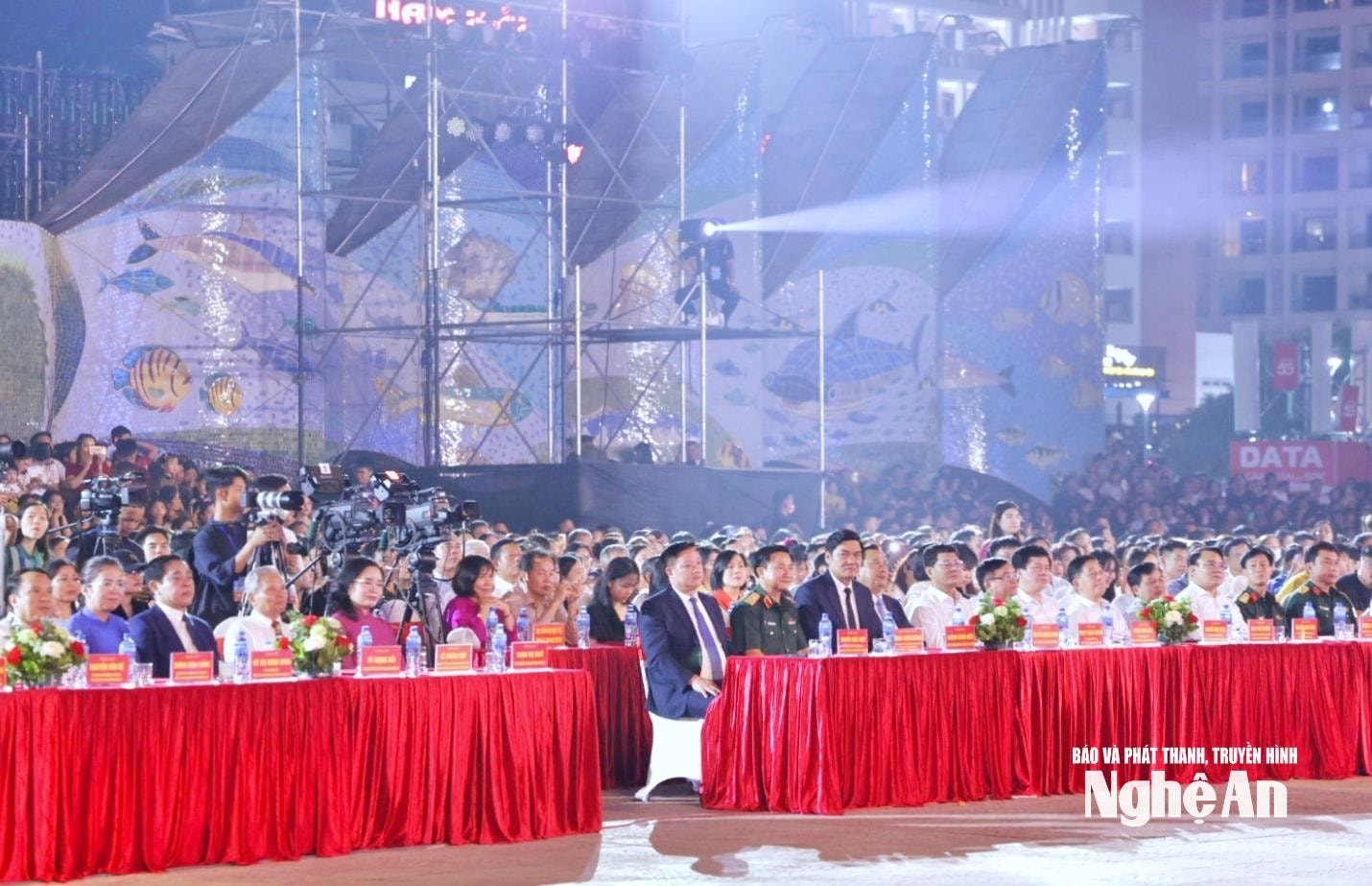 Các đại biểu dự Lễ khai mạc Festival Du lịch Cửa Lò năm 2026. Ảnh: Đức Anh