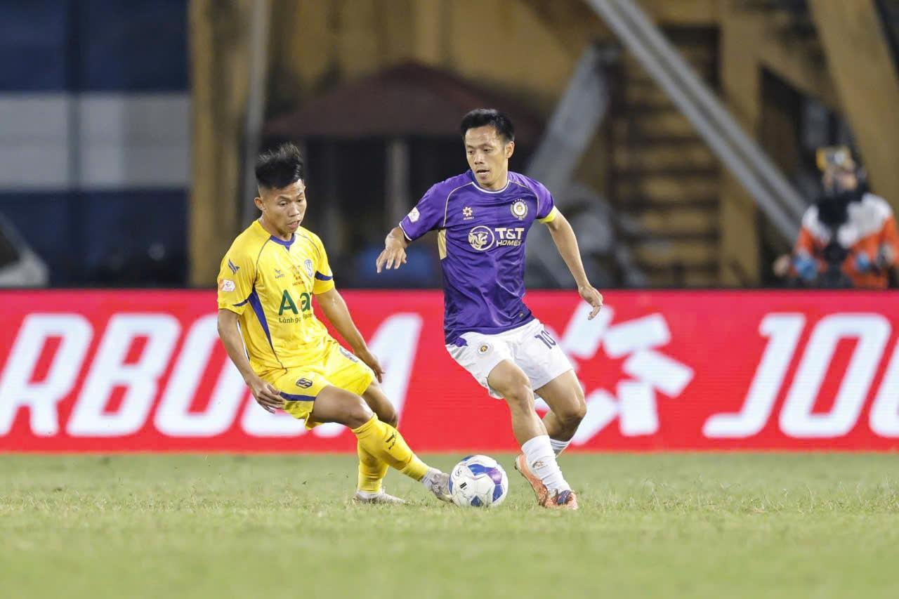 6 cầu thủ đang thi đấu ở SLNA sẽ hết hạn hợp đồng khi kết thúc mùa giải năm nay. Ảnh: VPF