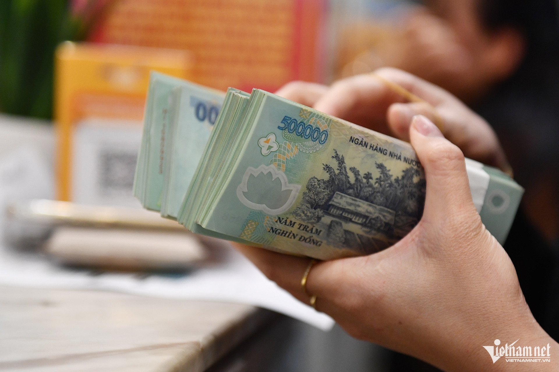  Bộ Tài chính đề xuất sửa đổi quy định về mức doanh thu không phải nộp thuế theo hướng không quy định mức cụ thể tại luật và giao Chính phủ quy định mức này. Ảnh: Nam Khánh