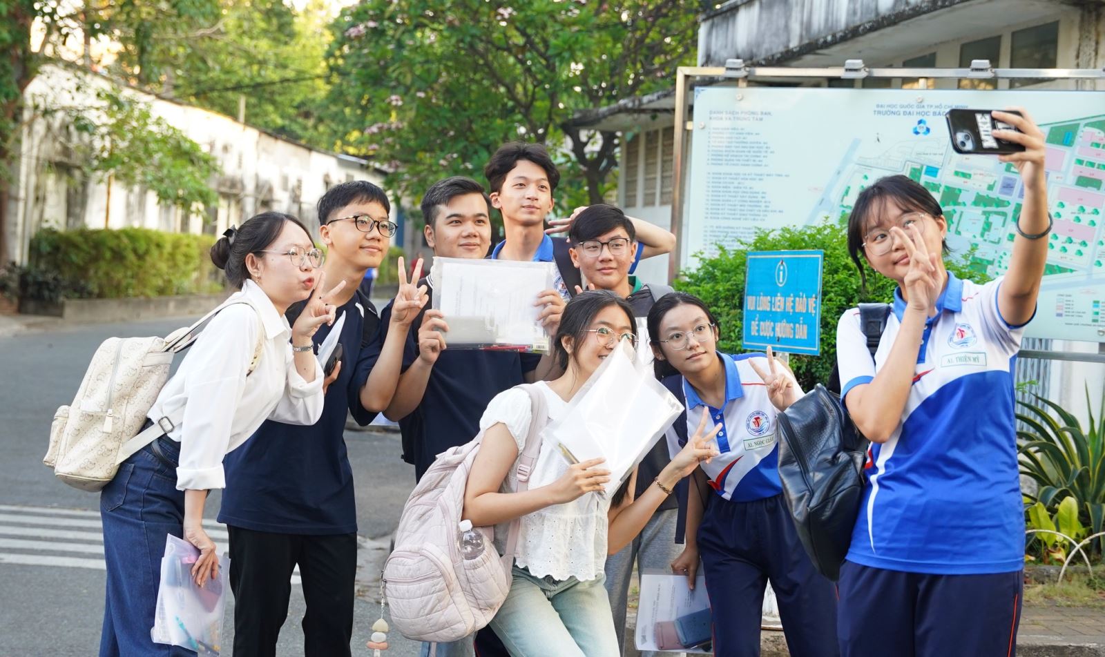 Các em học sinh trong kỳ thi đánh giá năng lực đợt 1 do Đại học Quốc gia TP Hồ Chí Minh tổ chức vào tháng 4/2026.