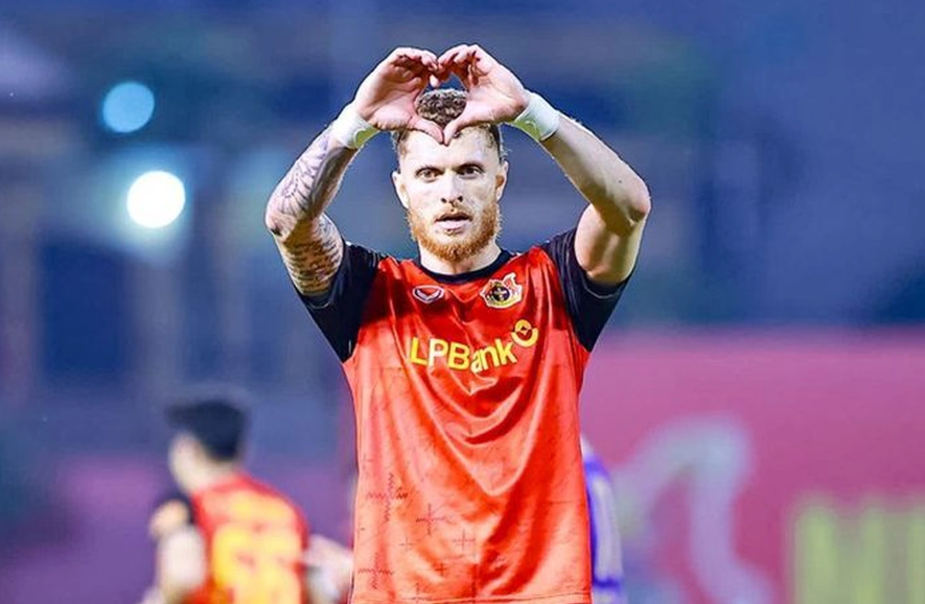 Geovane Magno hoàn tất nhập tịch Việt Nam với cái tên Tài Lộc (Ảnh: CLB Ninh Bình).