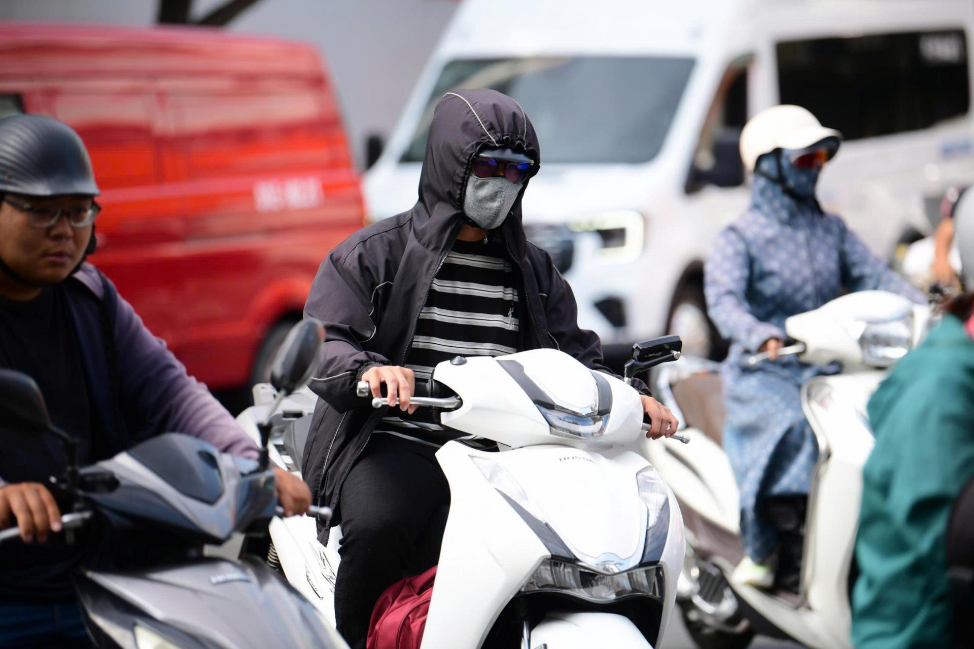 Hôm nay 13-4, thời tiết Nam Bộ nắng nóng nhưng sắp có mưa giải nhiệt - Ảnh: QUANG ĐỊNH