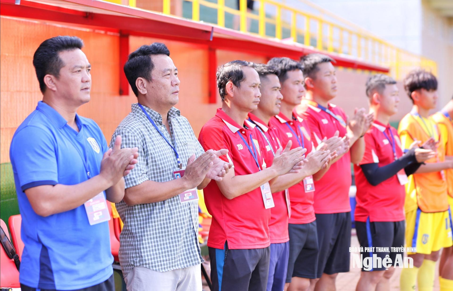 Ban Huấn luyện U15 SLNA. Ảnh: Đức Anh