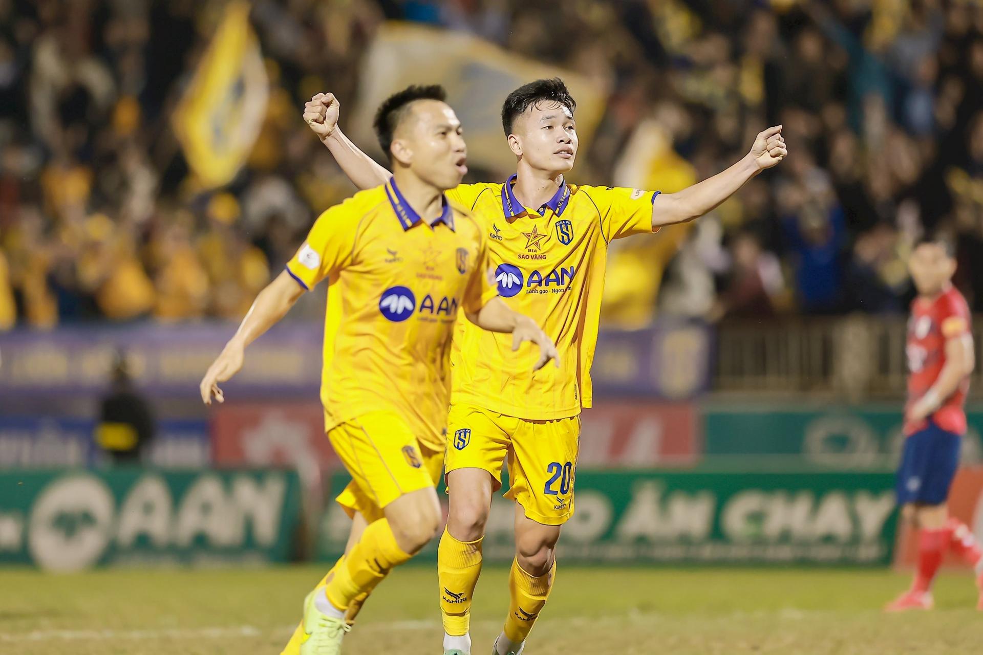 Người hâm mộ hy vọng SLNA có thể tạo bất ngờ trước CAHN.