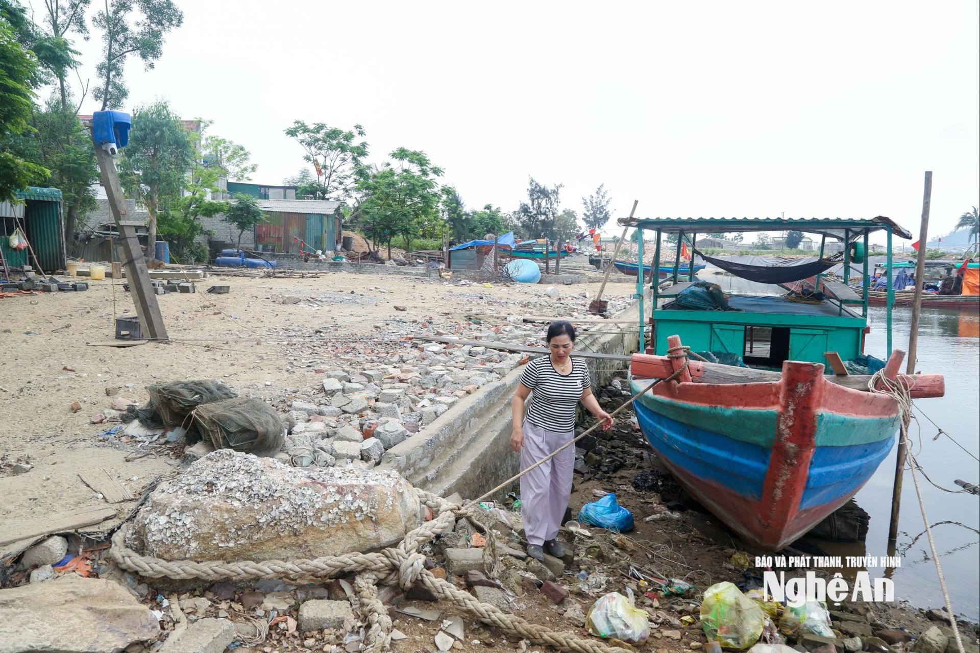 Một số hộ dân đã chuyển sang nghề khác để ổn định thu nhập. Ảnh: Đình Tuyên