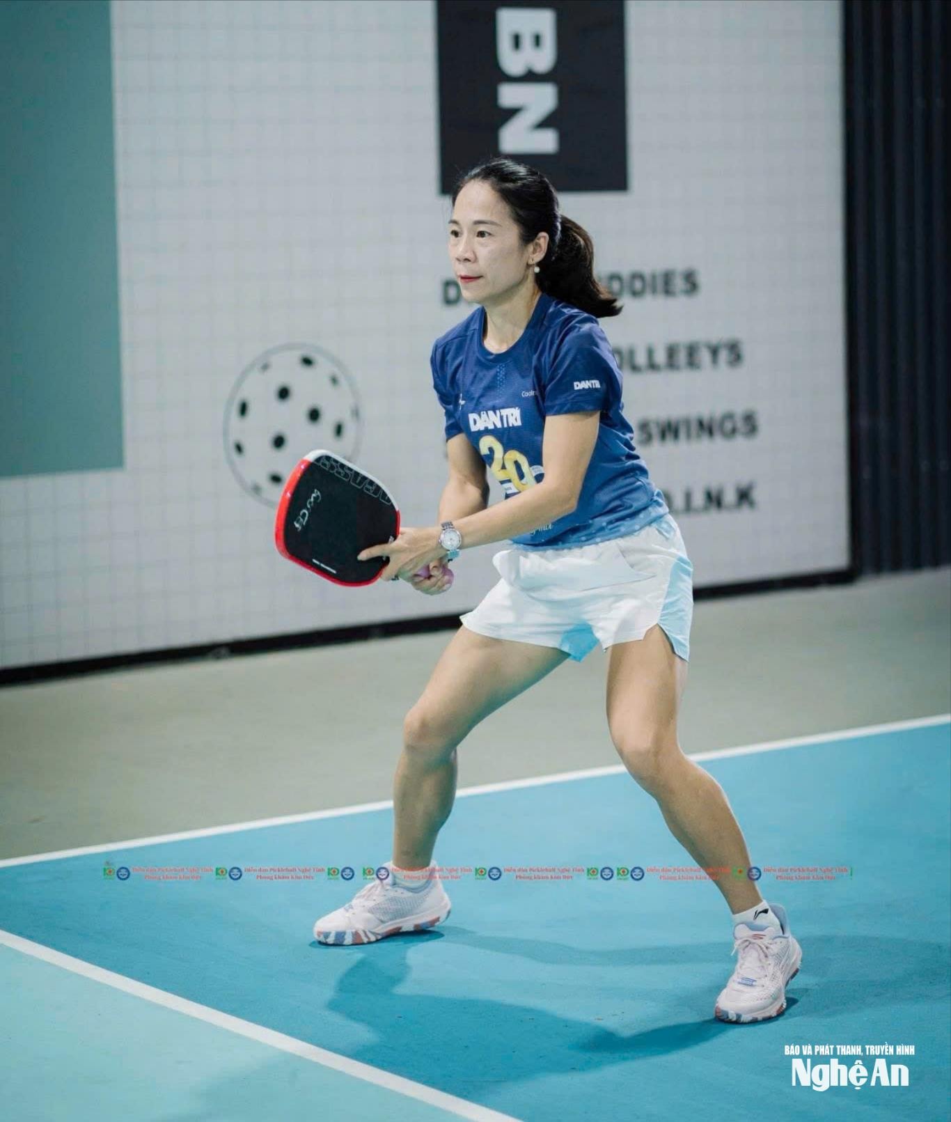 Chị Nguyễn Thị Hạ Long tập luyện cho giải đấu sắp tới. Ảnh: NVCC