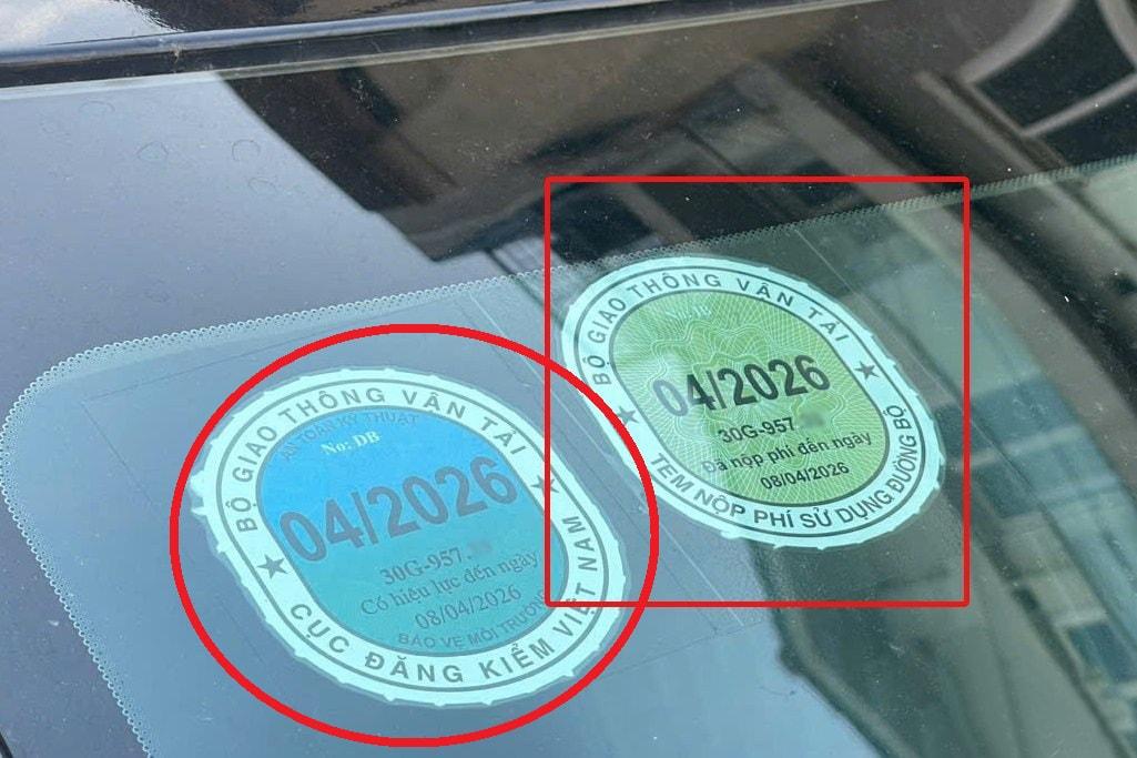 Như vậy, sau khi bỏ tem nộp phí đường bộ, từ năm 2027, tem đăng kiểm cũng sẽ được bỏ trên kính ô tô. Ảnh: Hoàng Hiệp