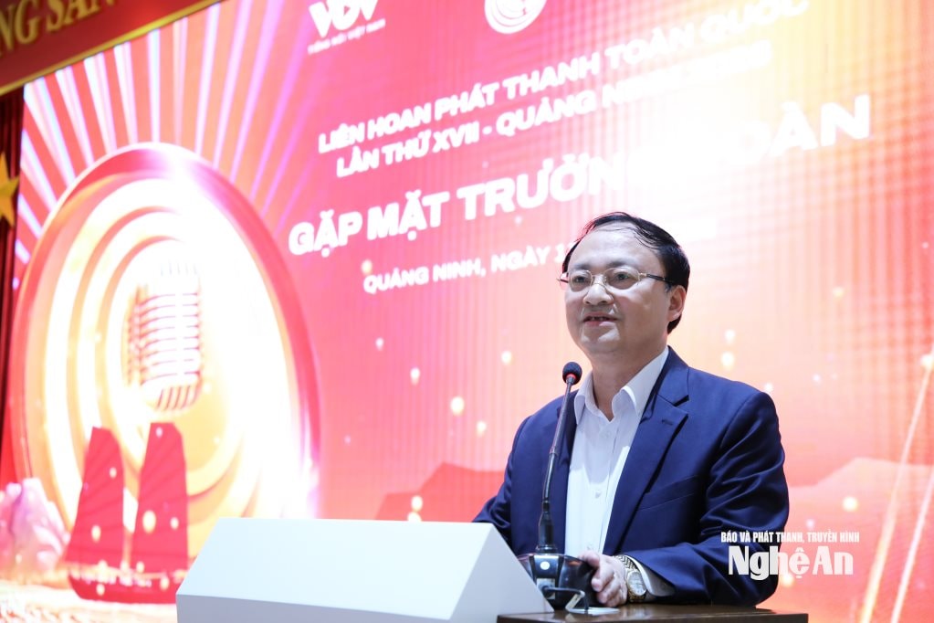 Đồng chí Đỗ Tiến Sỹ - Ủy viên Trung ương Đảng, Tổng Giám đốc Đài Tiếng nói Việt Nam, Phó trưởng Ban Tuyên giáo và Dân vận Trung ương, Trưởng Ban chỉ đạo Liên hoan Phát thanh toàn quốc, phát biểu tại buổi gặp mặt.