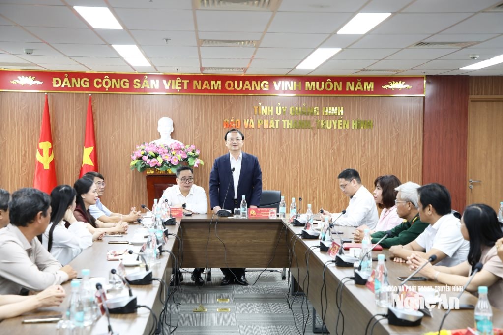 Đồng chí Đỗ Tiến Sỹ - Ủy viên Trung ương Đảng, Tổng Giám đốc Đài Tiếng nói Việt Nam, Phó trưởng Ban Tuyên giáo và Dân vận Trung ương, Trưởng Ban chỉ đạo Liên hoan Phát thanh toàn quốc, phát biểu tại cuộc họp Hội đồng chung khảo.