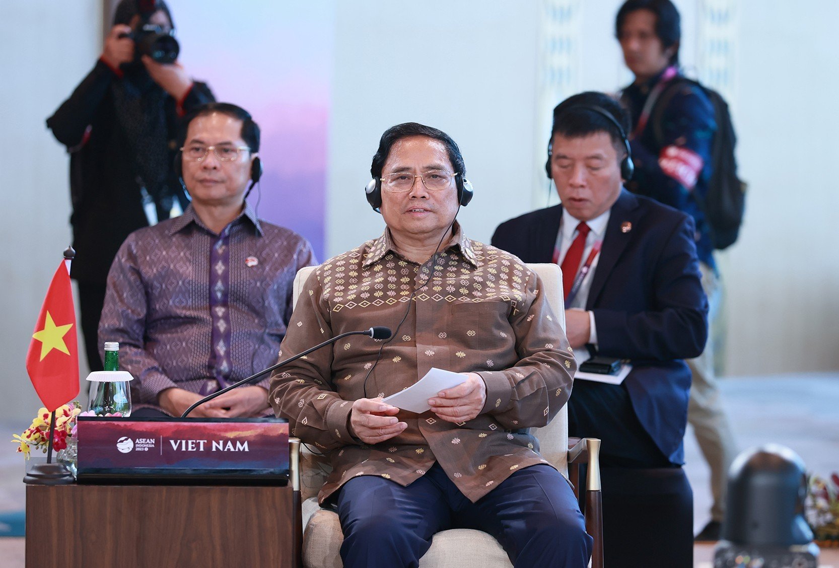 Sáng 11/5, Thủ tướng Phạm Minh Chính đã cùng lãnh đạo các nước dự phiên họp hẹp trao đổi về các vấn đề quốc tế và khu vực.