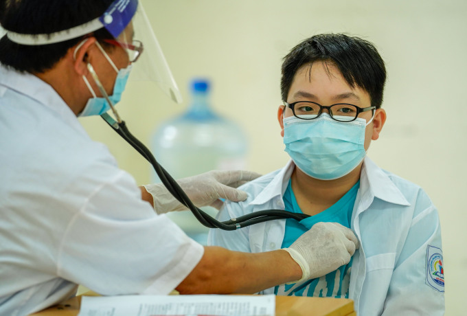 Hà Nội tiêm vaccine cho trẻ, tháng 4/2022. Ảnh: Phạm Chiểu