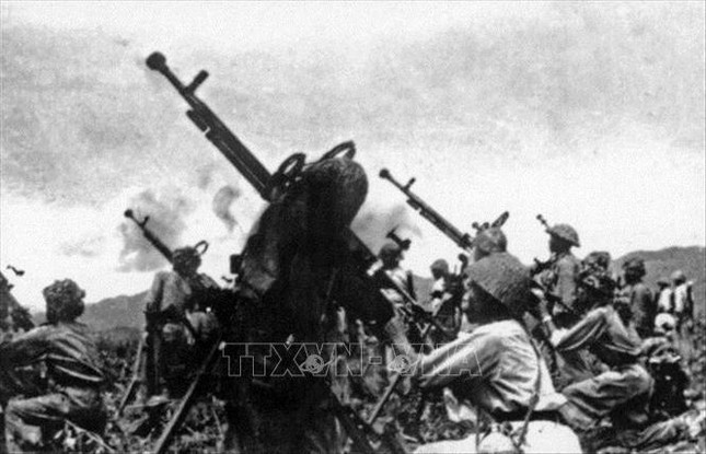 Trận địa pháo 12,7mm bắn máy bay địch tiếp tế cho Tập đoàn cứ điểm Điện Biên Phủ. Ảnh: Tư liệu