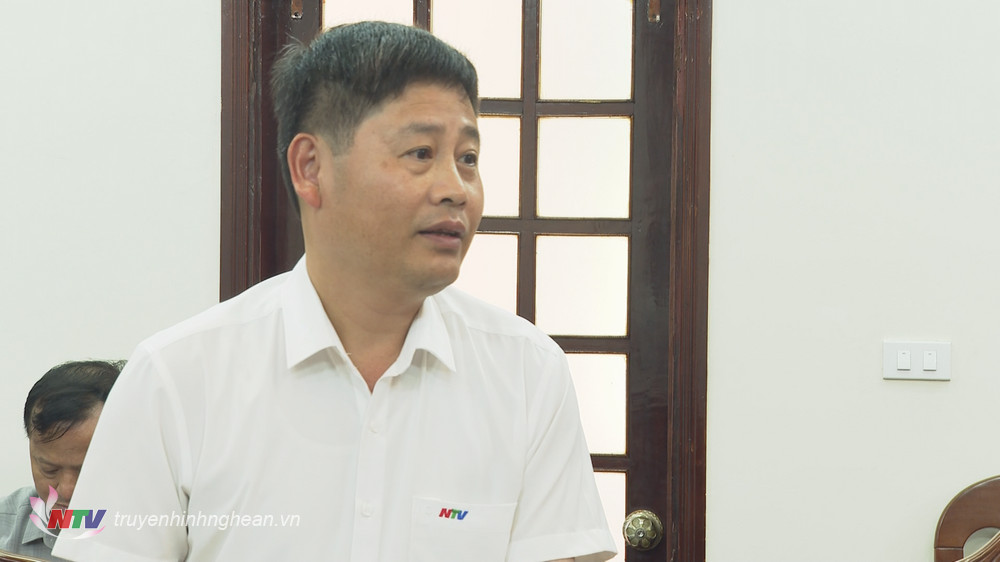 Đồng chí Trần Minh Ngọc - Giám đốc Đài PT-TH Nghệ An, Chủ tịch Hội Nhà báo tỉnh phát biểu tại buổi làm việc.