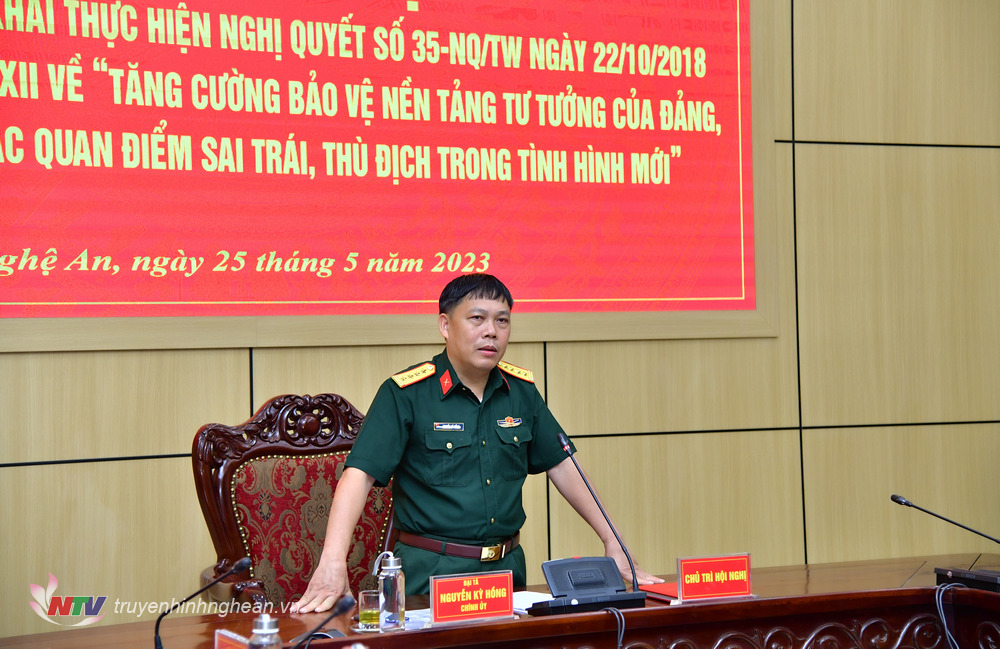 Đại tá Nguyễn Kỳ Hồng, Phó Bí thư Đảng uỷ Quân sự tỉnh, Chính ủy Bộ Chỉ huy Quân sự tỉnh, Trưởng Ban chỉ đạo 35 Đảng ủy Quân sự tỉnh phát biểu tại hội nghị.