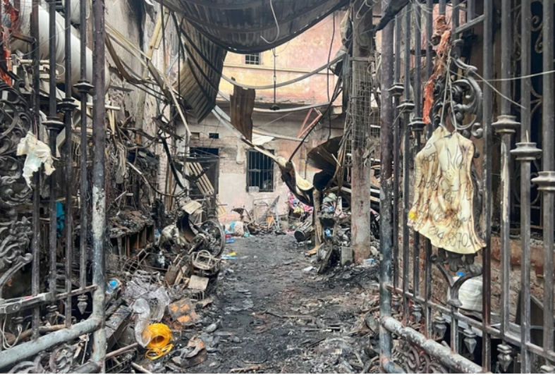 Hiện trường vụ cháy khiến 14 người tử vong tại phố Trung Kính