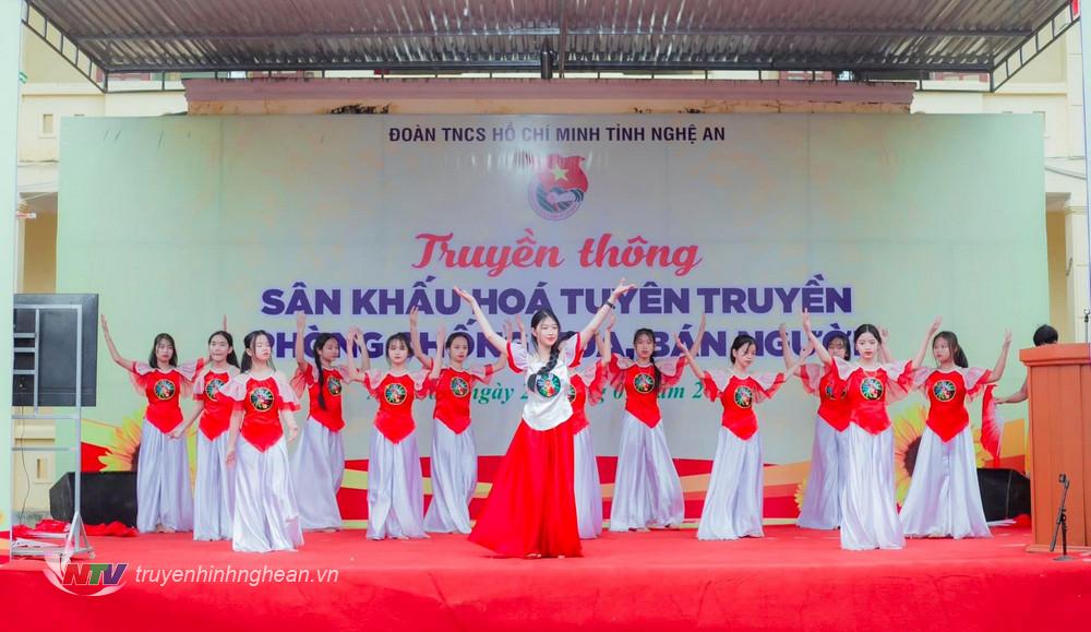 Với sự đóng góp của Uyển Nhi đã mang về nhiều thành tích cho Liên đội Trường Tiểu học và THCS Khai Sơn, Anh Sơn
