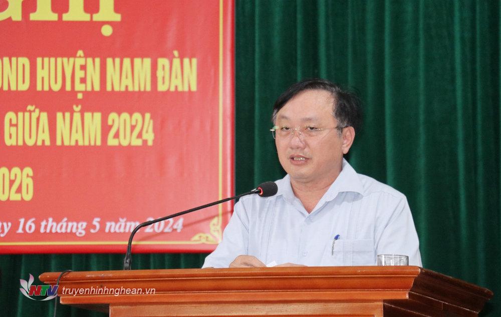 Chủ tịch UBND huyện Nam Đàn Nguyễn Hồng Sơn trả lời, làm rõ các kiến nghị của cử tri
