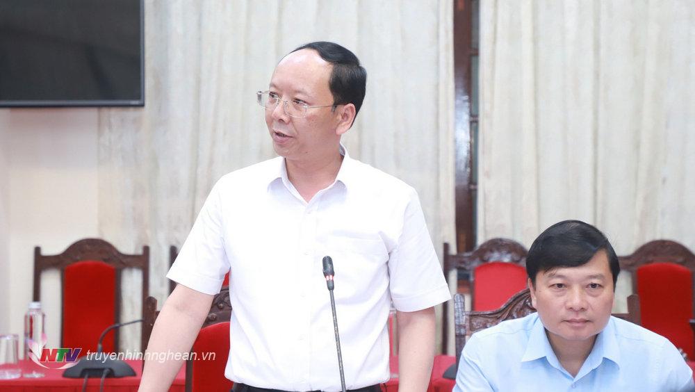 Đồng chí Bùi Thanh An - Ủy viên Ban Thường vụ Tỉnh ủy, Phó Chủ tịch UBND tỉnh phát biểu tại phiên họp.