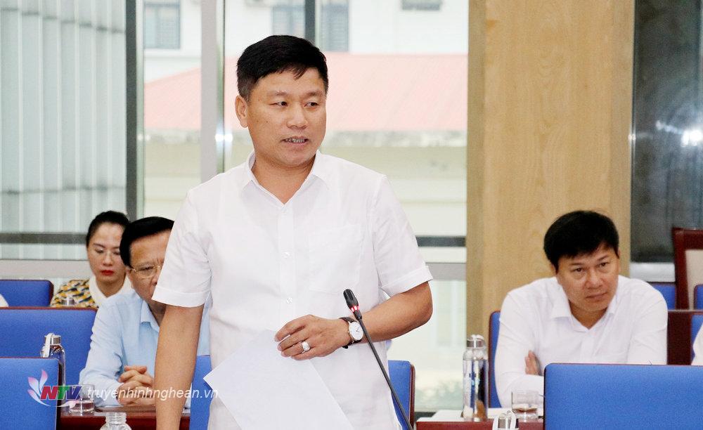 Giám đốc Sở GT-VT Hoàng Phú Hiền phát biểu tại hội nghị.