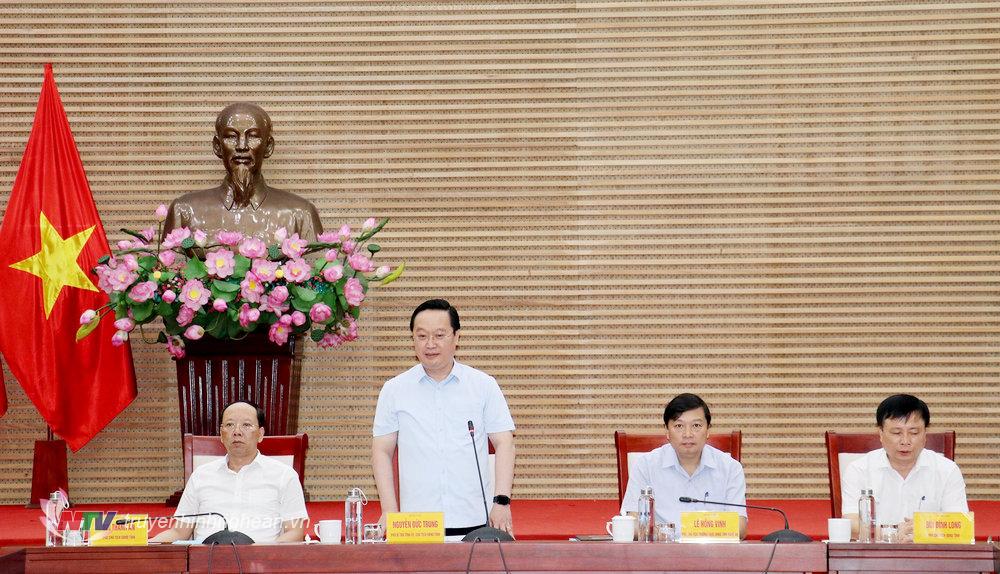 Chủ tịch UBND tỉnh Nguyễn Đức Trung phát biểu kết luận hội nghị.