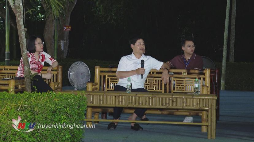 Đồng chí Trần Minh  Ngọc - Giám đốc Đài PT-TH Nghệ An, Chủ tịch Hội nhà báo tỉnh phát biểu tại buổi tổng duyệt