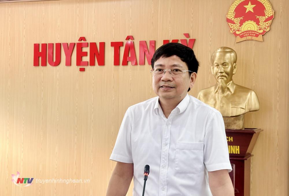 Đồng chí Cao Tiến Trung - Trưởng Ban chuyên trách Ban Kinh tế - Ngân sách, HĐND tỉnh phát biểu kết luận buổi làm việc.