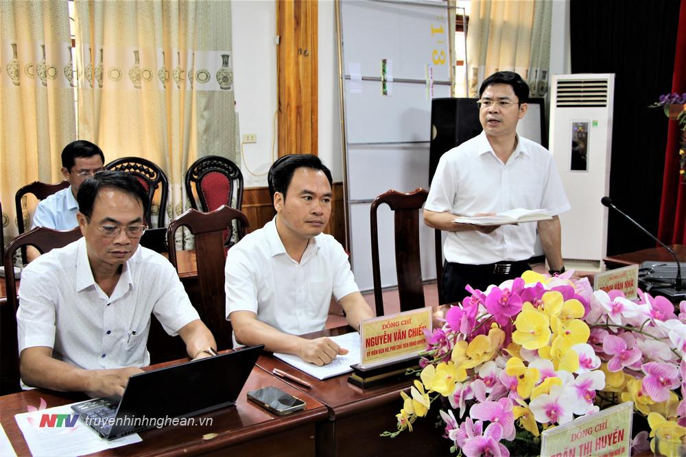 Chủ tịch UBND huyện Thanh Chương Trình Văn Nhã phát biểu kết luận hội nghị.