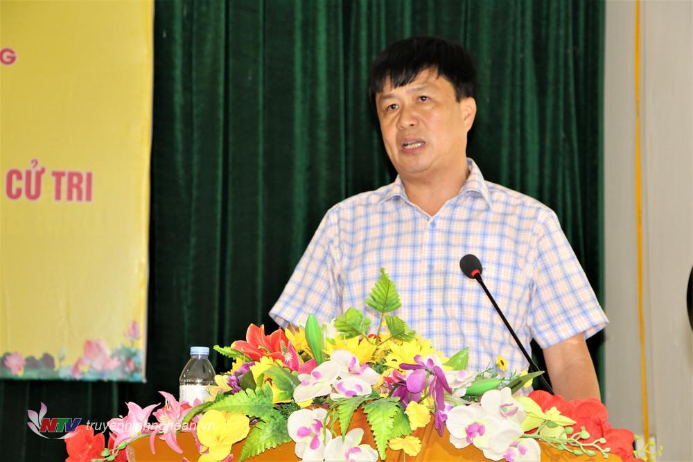 Đồng chí Lê Đình Thanh - Phó Chủ tịch UBND huyện Thanh Chương giải trình ý kiến, kiến nghị của cử tri.