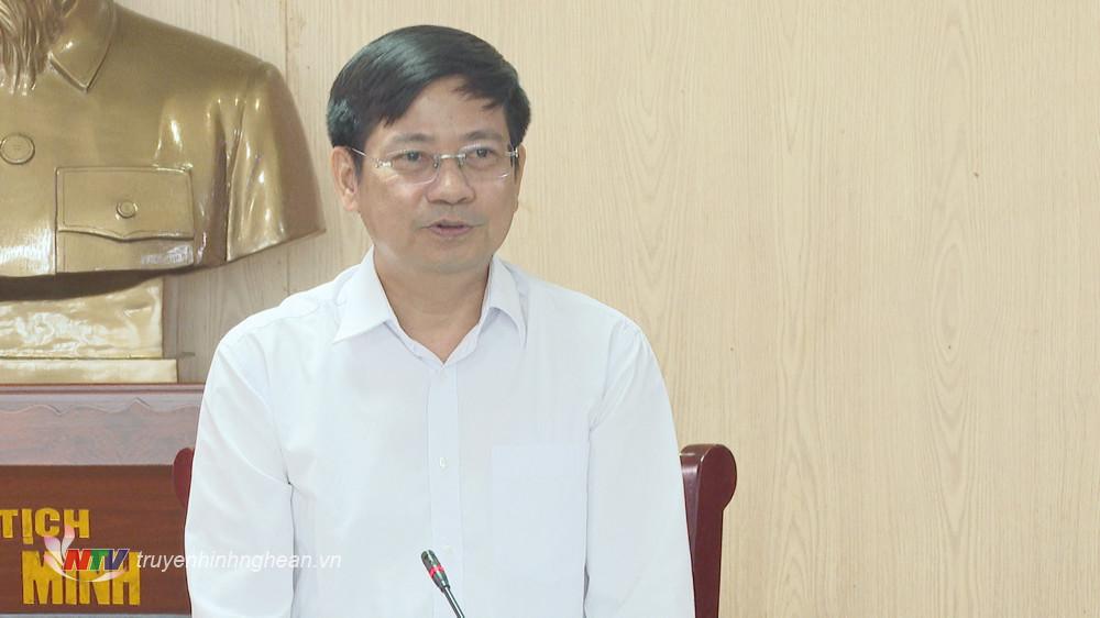 Trưởng ban Kinh tế - Ngân sách Cao Tiến Trung phát biểu kết luận phiên họp.
