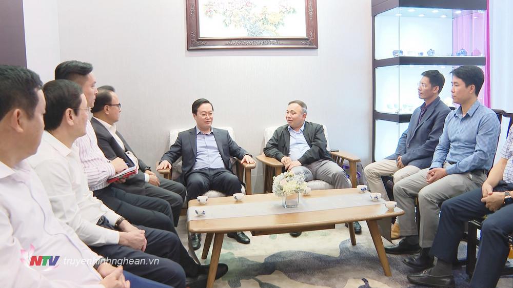 Chủ tịch UBND tỉnh làm việc với Tổng Lãnh sự quán Việt Nam tại Thượng Hải - Trung Quốc.