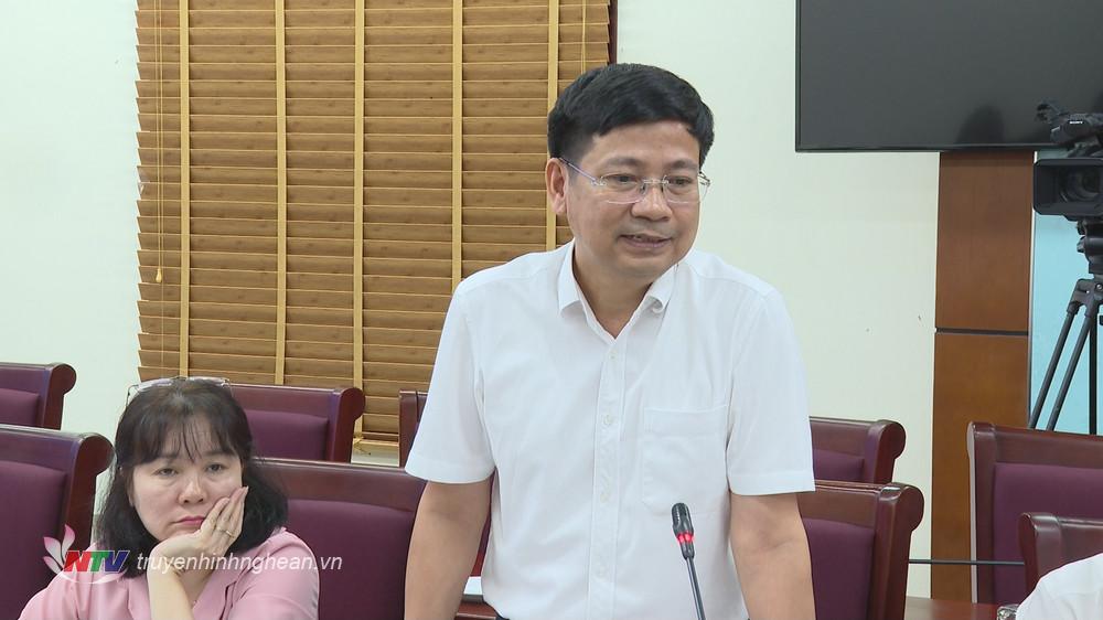 Trưởng ban Kinh tế - Ngân sách HĐND tỉnh Cao Tiến Trung nêu một số băn khoăn liên quan đến việc thực hiện một số chỉ tiêu kinh tế - ngân sách của thành phố.