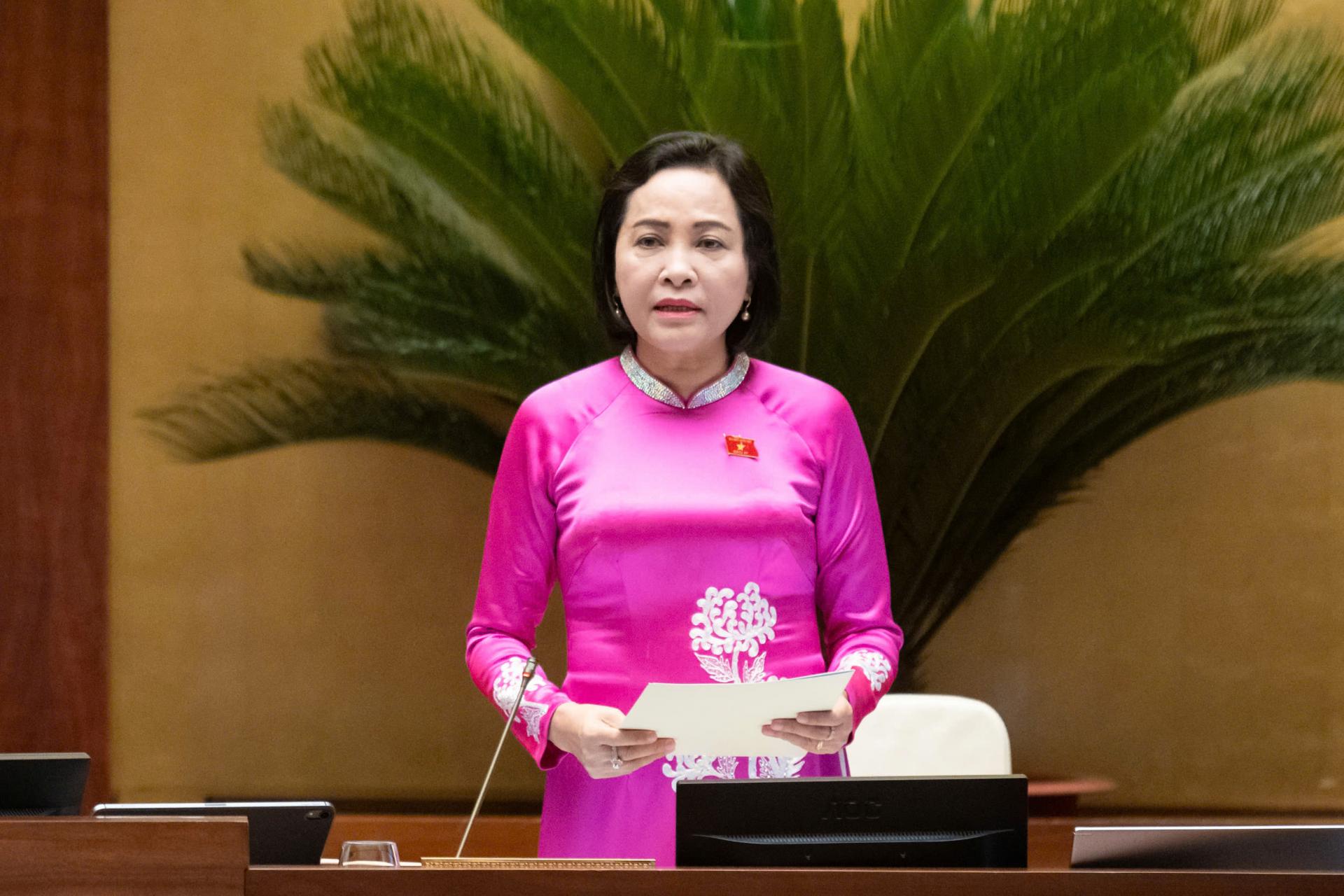 Phó Chủ tịch Quốc hội Nguyễn Thị Thanh điều hành phiên họp.