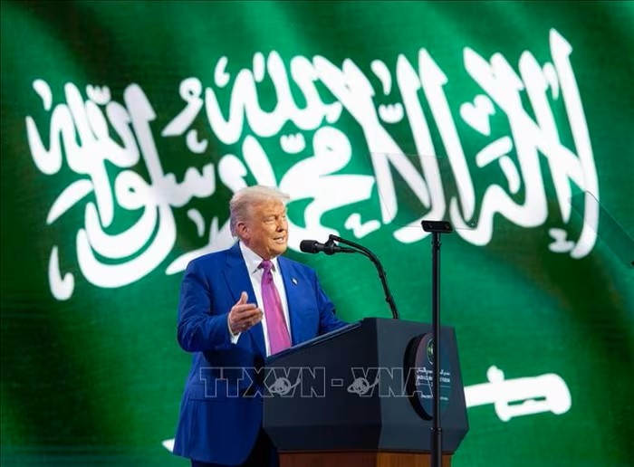 Tổng thống Mỹ Donald Trump phát biểu tại Diễn đàn đầu tư Mỹ - Saudi Arabia ở Riyadh, ngày 13/5/2025. Ảnh: THX/TTXVN