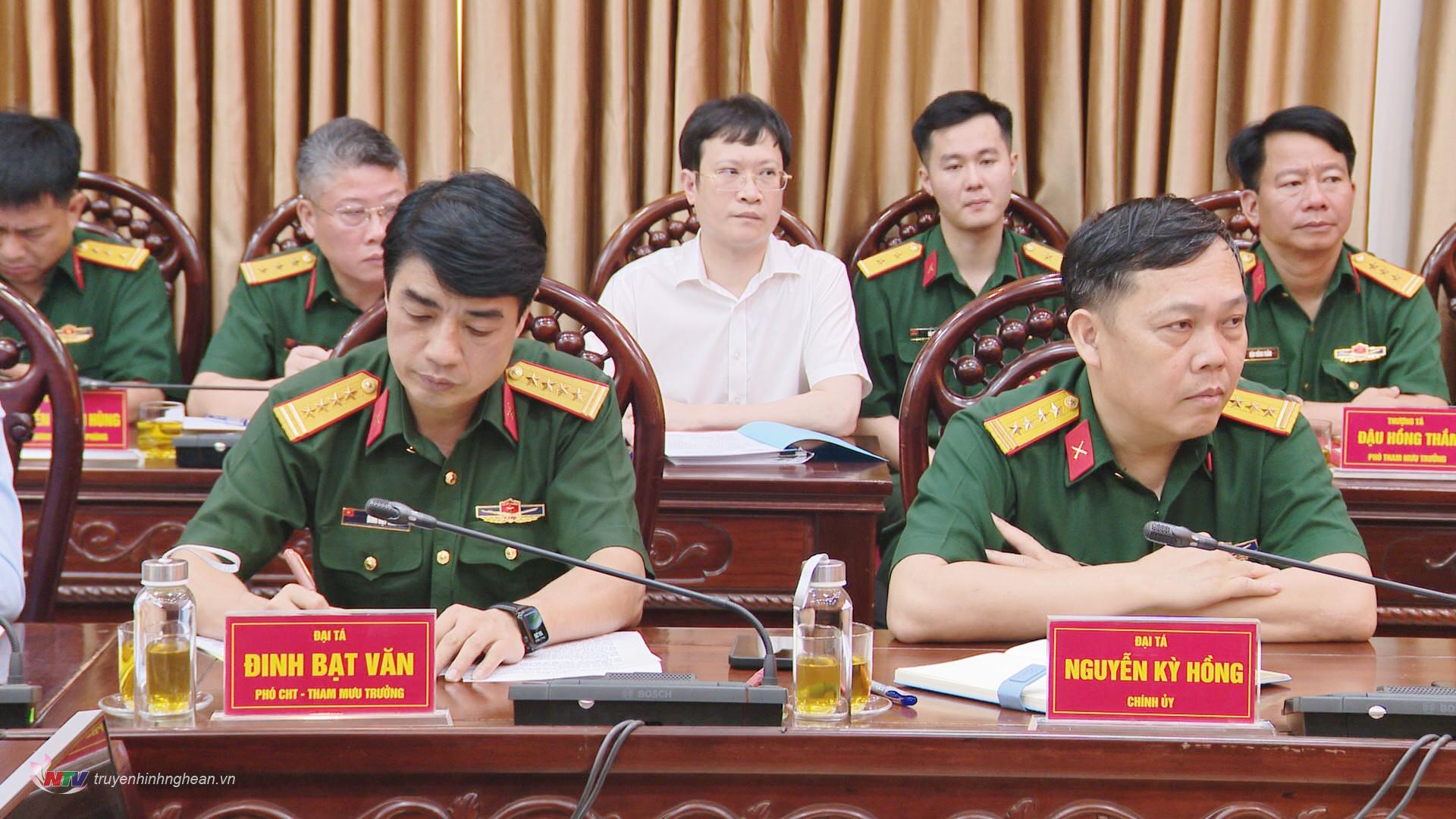 Lãnh đạo Bộ CHQS tỉnh dự hội nghị.