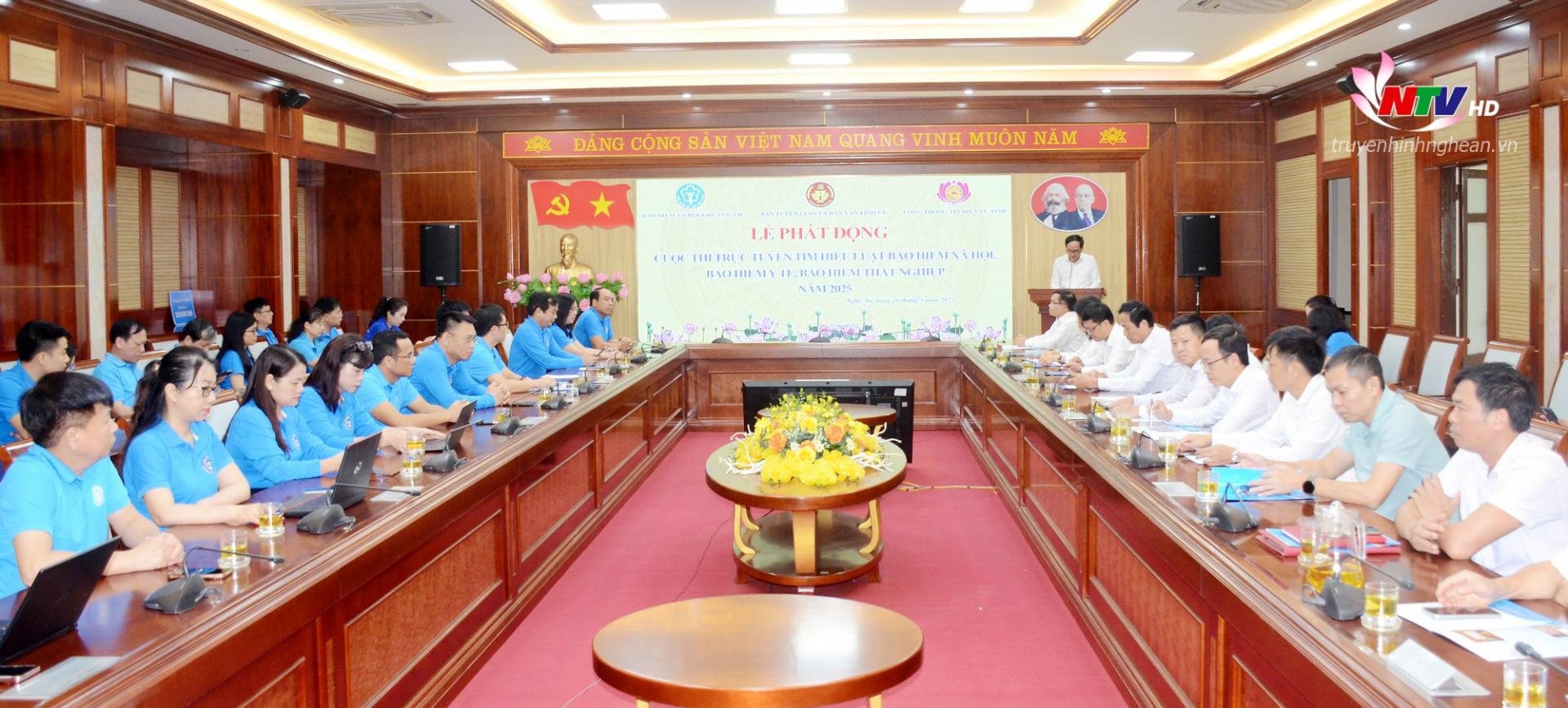 Toàn cảnh buổi lễ phát động.