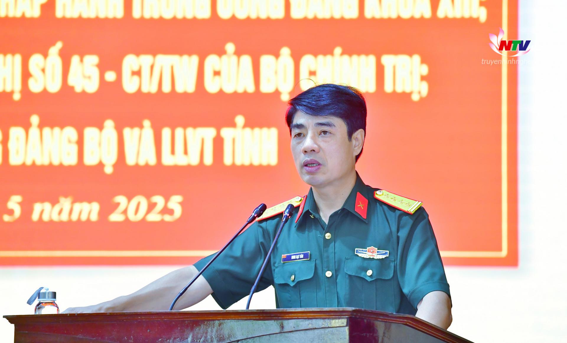 Đại tá Đinh Bạt Văn - Phó Chỉ huy trưởng, Tham mưu trưởng Bộ Chỉ huy Quân sự tỉnh quán triệt, triển khai thực hiện Nghị quyết số 3589 Quân ủy Trung ương.