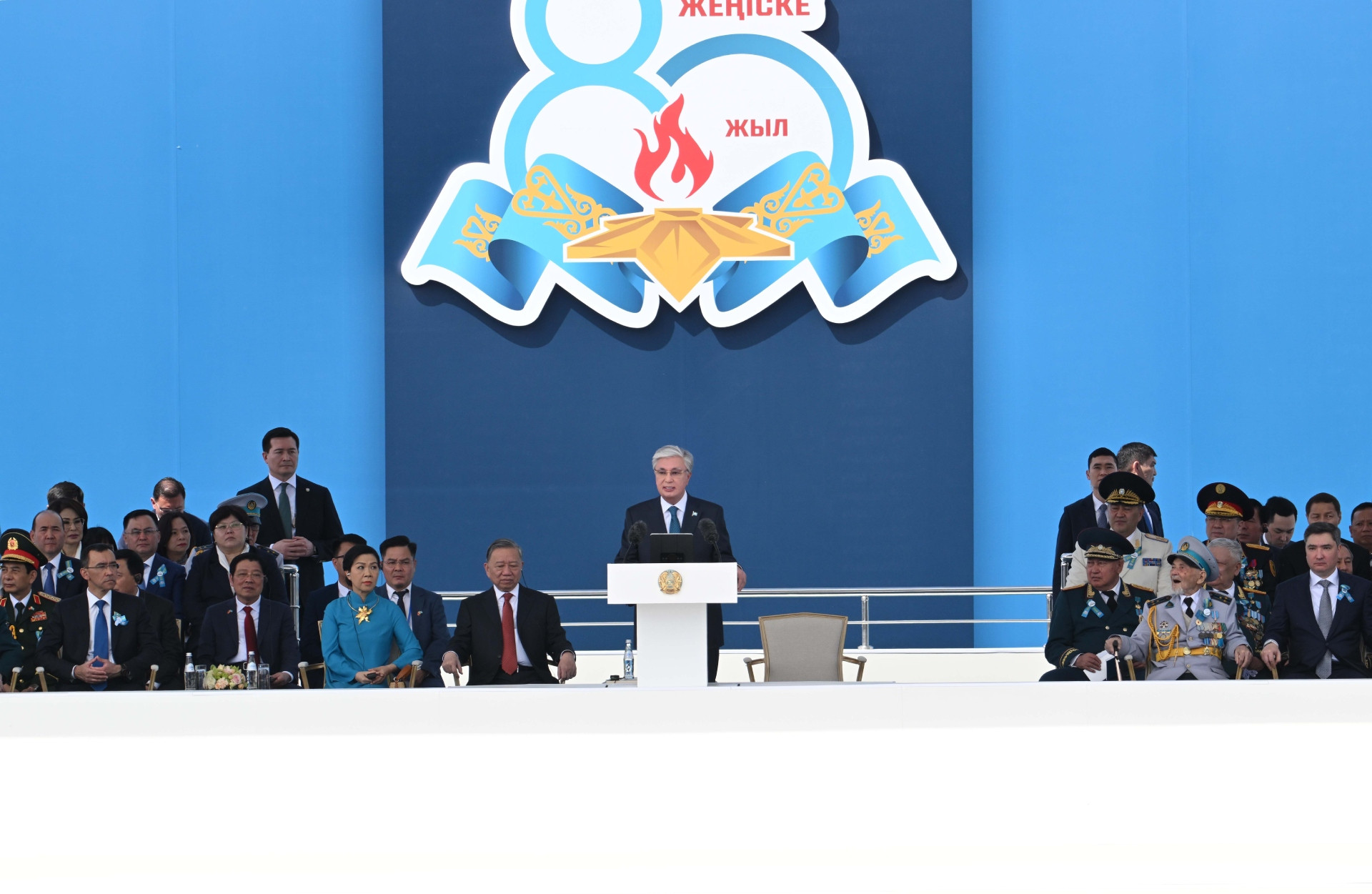 Tổng thống Kassym-Jomart Tokayev phát biểu tại lễ duyệt binh. Ảnh: Văn phòng Tổng thống Kazakhstan