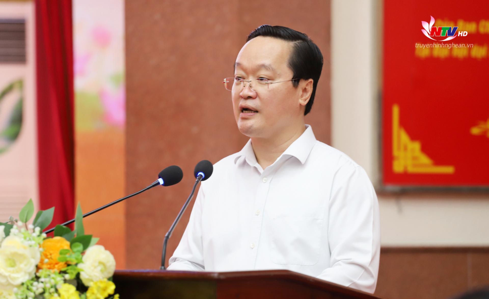 Bí thư Tỉnh uỷ Nghệ An Nguyễn Đức Trung phát biểu chào mừng hội thảo.