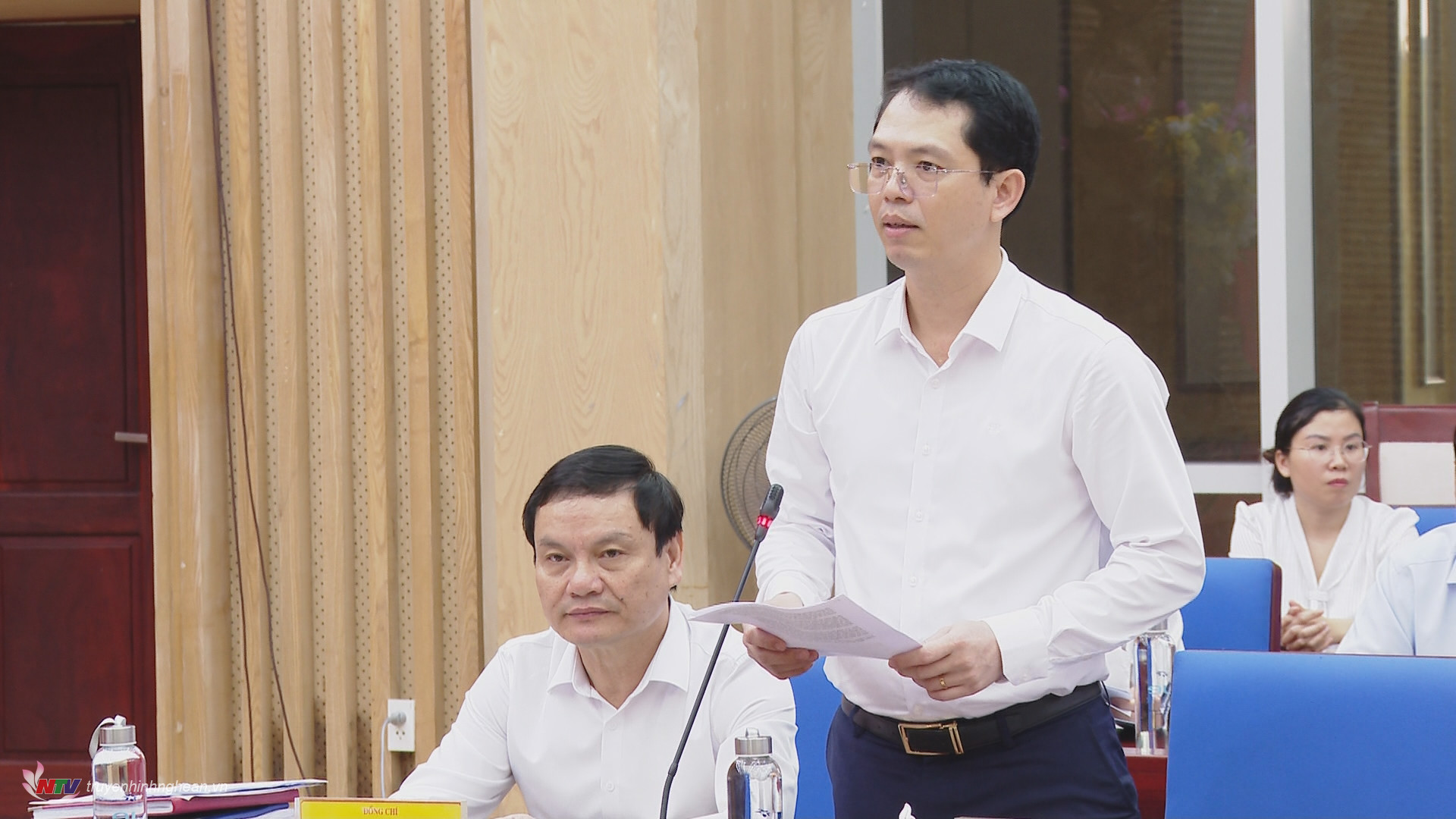 Giám đốc Sở Tài chính Trịnh Thanh Hải báo cáo tình hình kinh tế - xã hội của tỉnh trong tháng 4, nhiệm vụ và giải pháp trọng tâm trong tháng 5/2025.Chánh Văn phòng UBND tỉnh