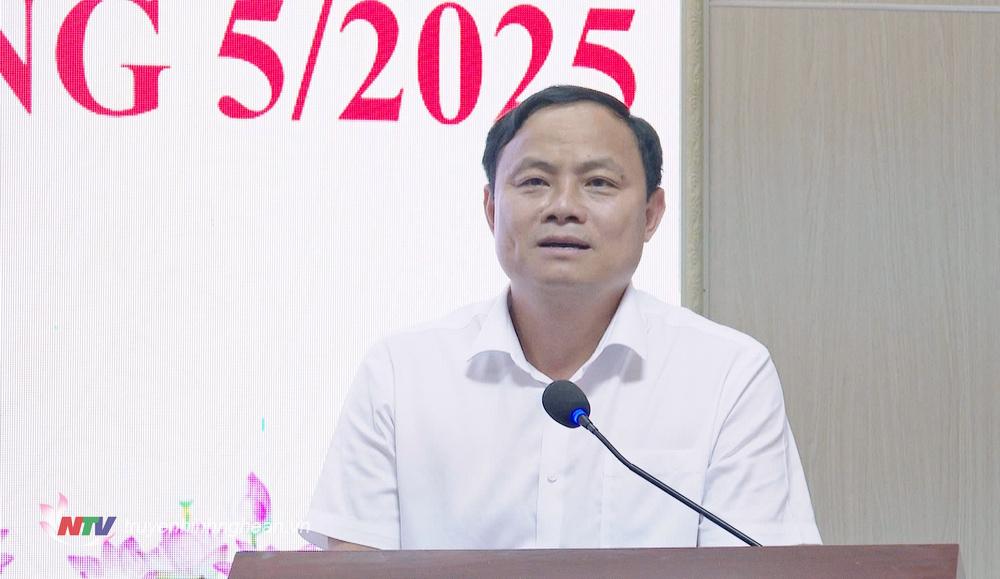 Đồng chí Phạm Ngọc Cảnh - Phó trưởng Ban Tuyên giáo và Dân vận Tỉnh uỷ nêu định hướng tuyên truyền tháng 5.