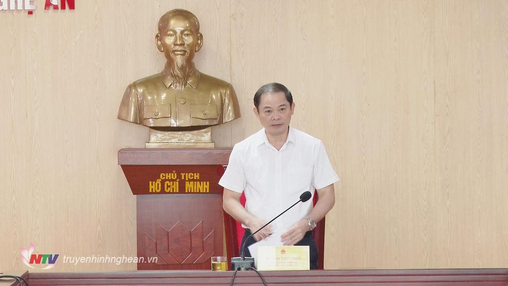 Đồng chí Phạm Thành Chung – Trưởng Ban chuyên trách Ban pháp chế phát biểu kết luận.