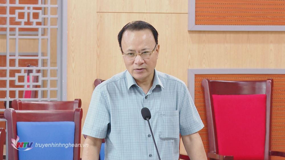 Đồng chí Nguyễn Nam Đình - Uỷ viên BTV Tỉnh uỷ, Phó Chủ tịch Thường trực HĐND tỉnh phát biểu tại phiên họp.