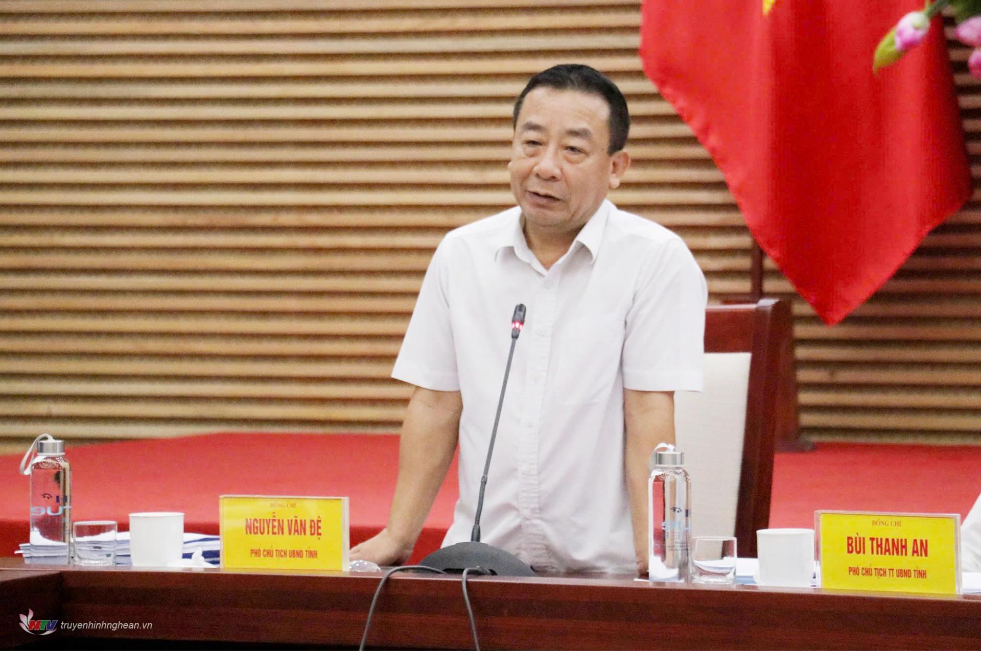 Phó Chủ tịch UBND tỉnh Nguyễn Văn Đệ phát biểu tại cuộc họp.