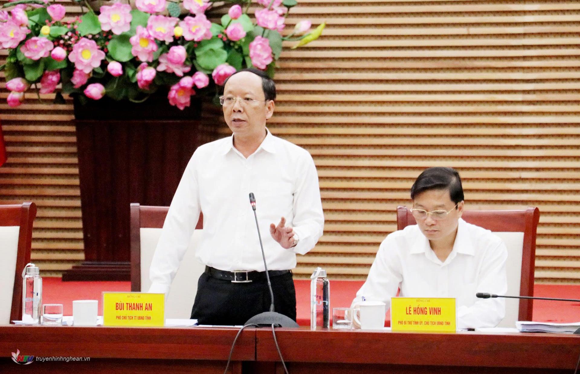 Phó Chủ tịch Thường trực UBND tỉnh, Phó Bí thư Thường trực Đảng ủy UBND tỉnh Bùi Thanh An phát biểu tại cuộc họp.