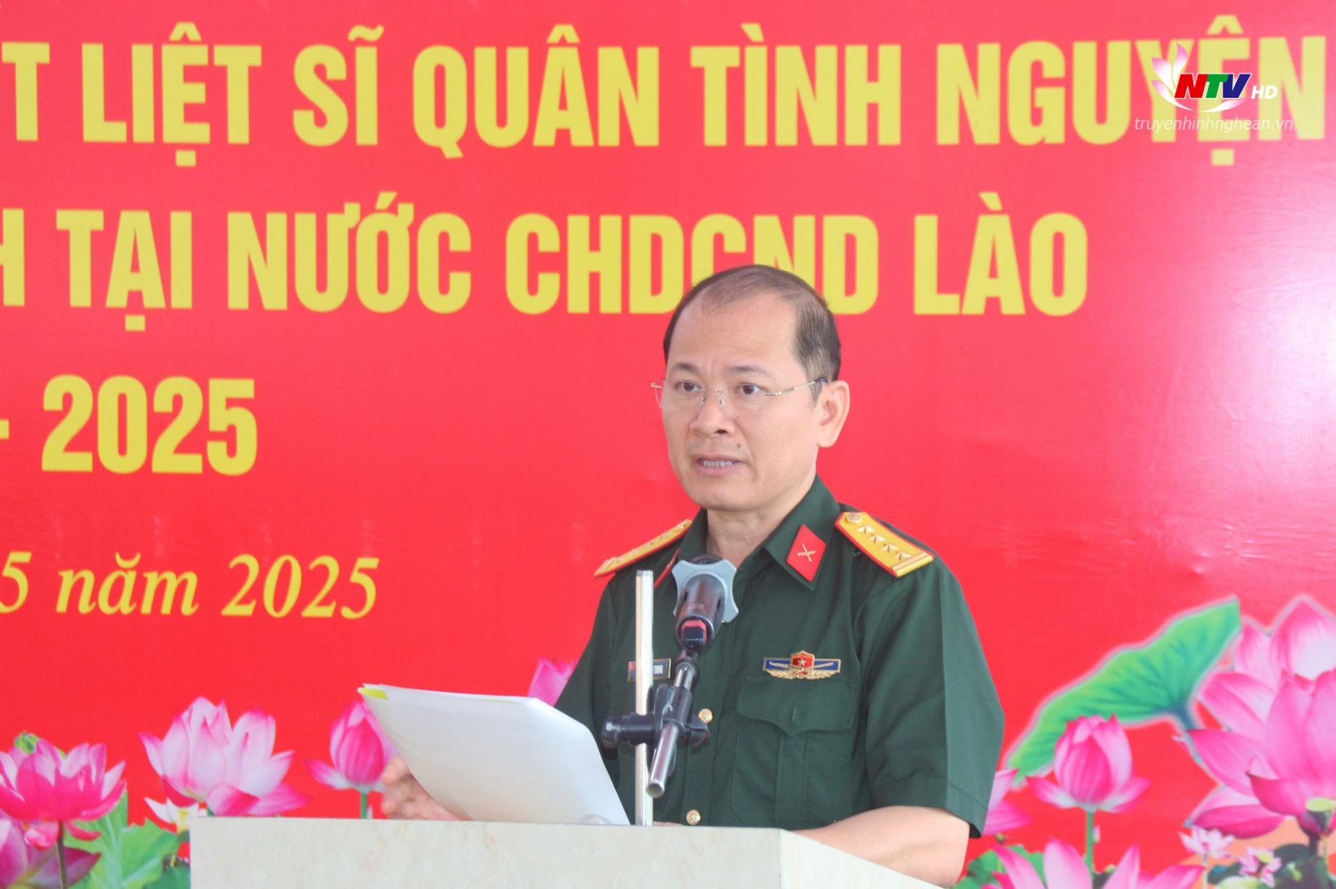 Đại tá Phạm Đình Trung – Phó Chính ủy Bộ Chỉ huy Quân sự tỉnh phát biểu tại lễ bàn giao