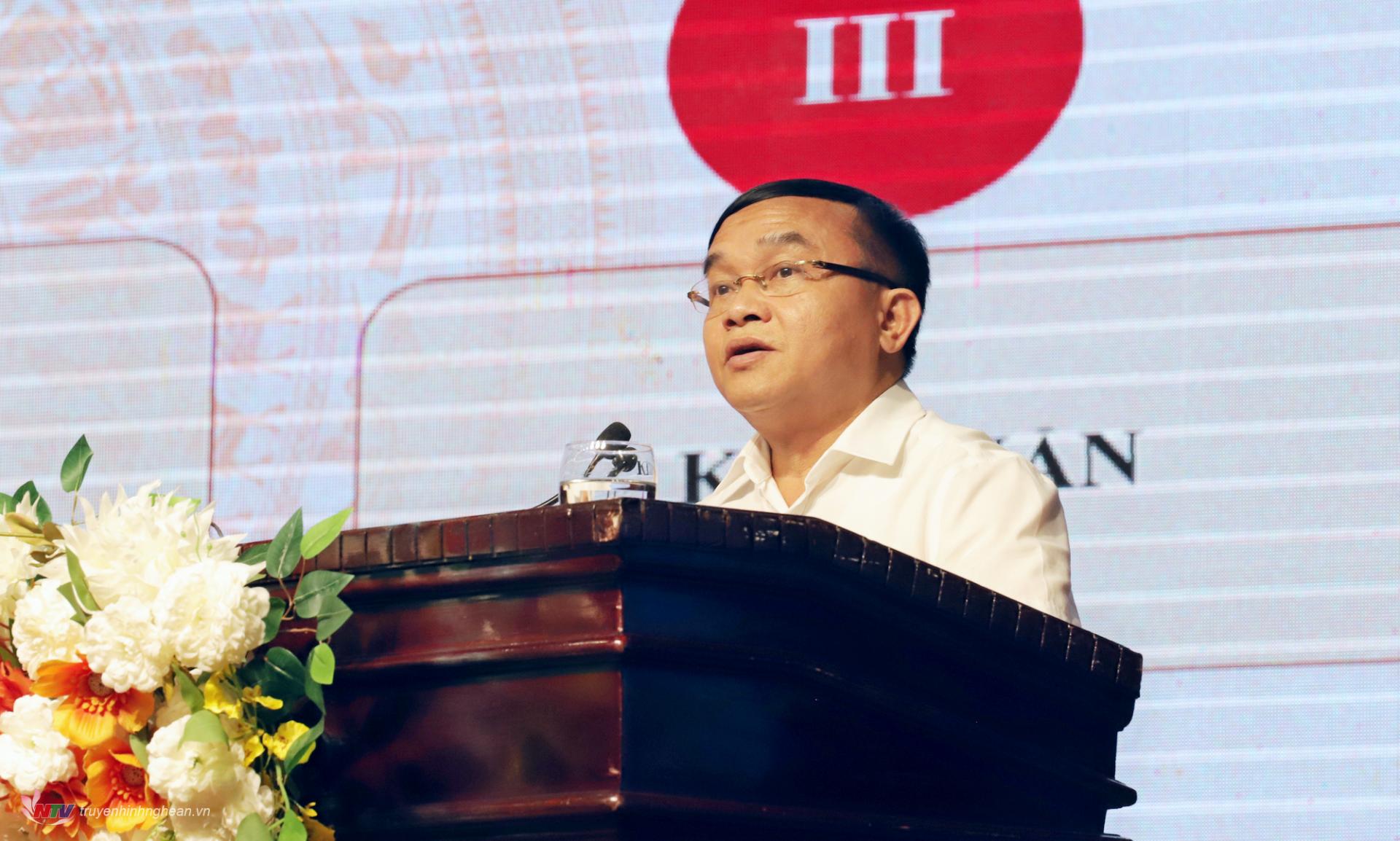 Đồng chí Ngọc Kim Nam - Ủy viên Ban Thường vụ, Trưởng Ban Tuyên giáo và Dân vận Tỉnh ủy quán triệt Chỉ thị số 42-CT/TW, ngày 16/01/2025 của Bộ Chính trị về tăng cường sự lãnh đạo của Đảng đối với công tác giáo dục cần, kiệm, liêm, chính, chí công vô tư và bài viết của đồng chí Tổng Bí thư về “Học tập suốt đời”. 