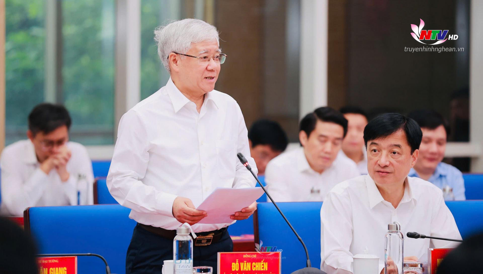 Đồng chí Đỗ Văn Chiến - Ủy viên Bộ Chính trị, Bí thư Trung ương Đảng, Chủ tịch Uỷ ban Trung ương MTTQ Việt Nam phát biểu tại buổi làm việc.