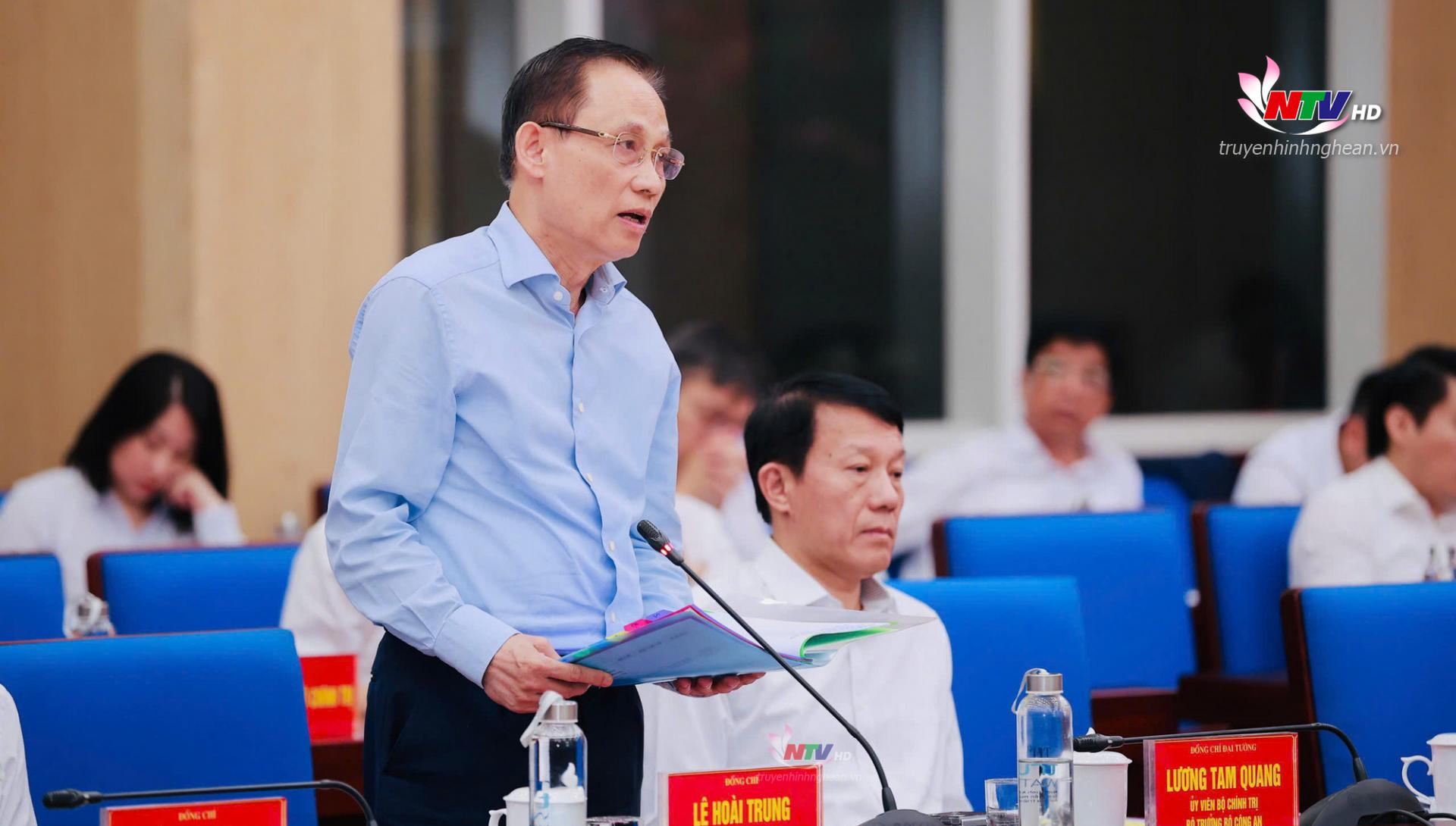 Đồng chí Lê Hoài Trung - Bí thư Trung ương Đảng, Chánh Văn phòng Trung ương Đảng phát biểu tại buổi làm việc.