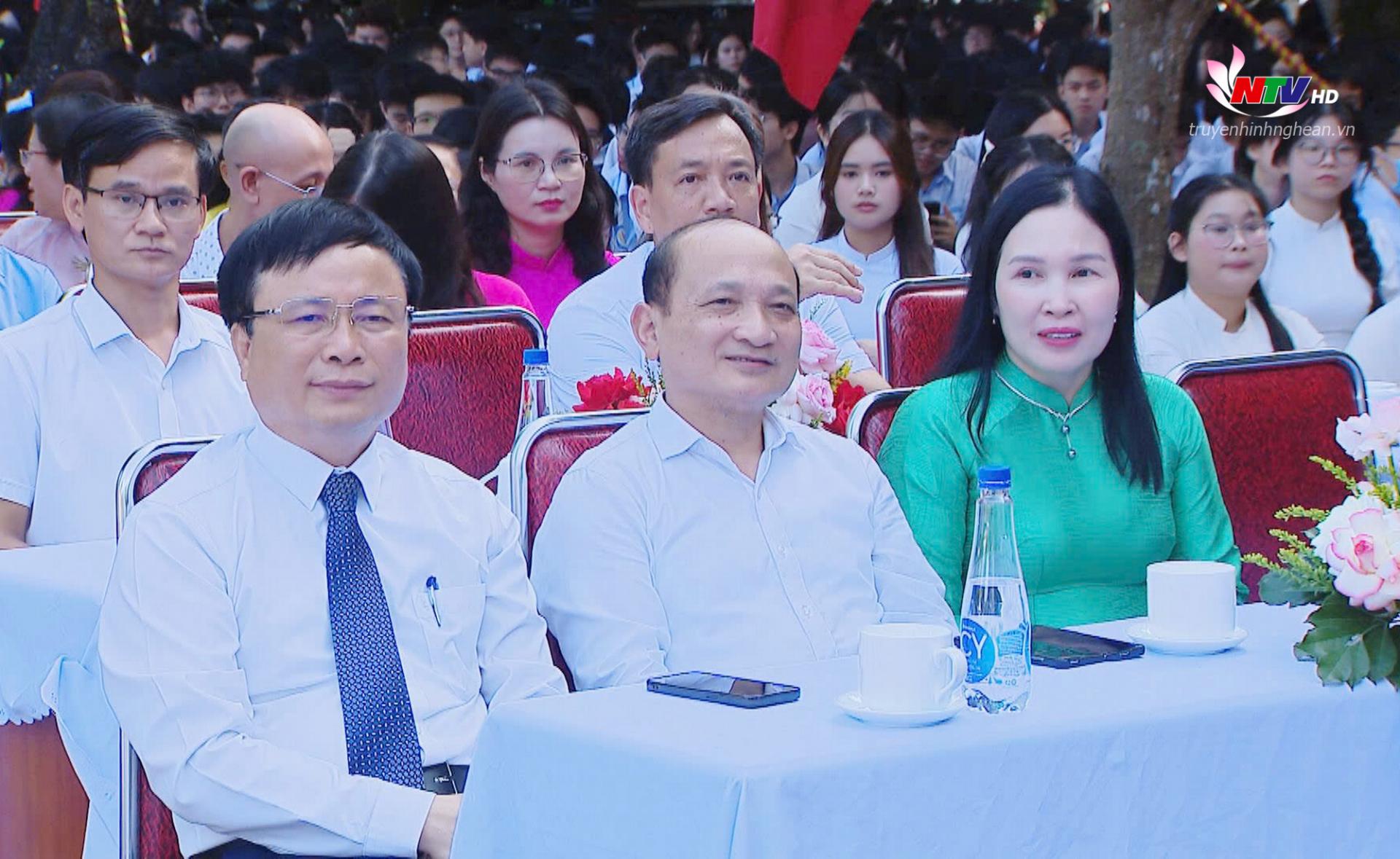 Các đại biểu dự lễ tổng kết